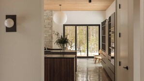 Unclassified image, 5 of 40, button - Cedar & Glass | Modern Architecture Forest Retreat (Fish Creek)