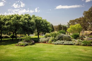 Property grounds - Drovers Run B&B and Events Venue (Marrar)