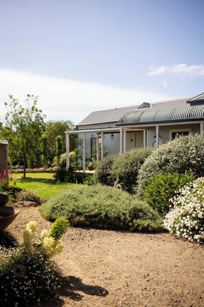 Property grounds - Drovers Run  (Marrar)