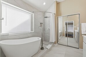 House, Patio | Bathroom - Modern 4B Retreat with Pool in Frisco (Frisco)