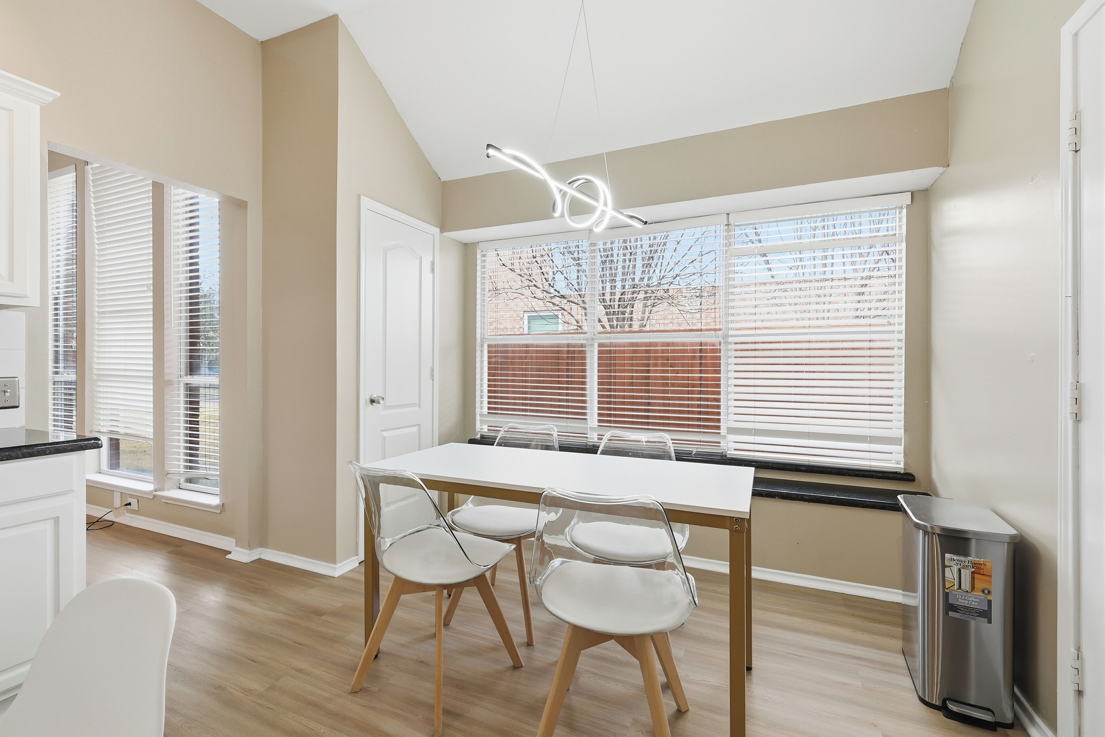 Hus, terrasse | Spiseområde