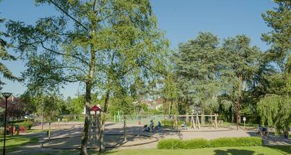 Grand duplex en centre ville pour 10 personnes ou plus; Ă 2 pas des loisirs