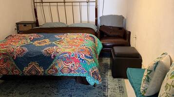 Fer et planche Ă repasser, accĂšs Internet, draps fournis