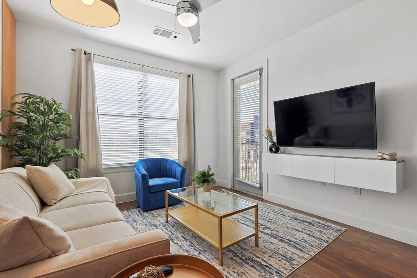 Apartament, balcó | Sala d'estar