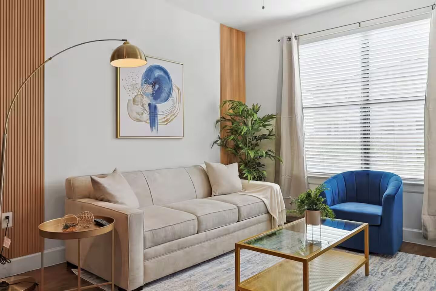 Apartment, Balkon | Wohnbereich