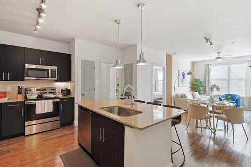 Stylish 2B near Legacy West 