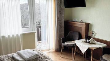 8 chambres, accĂšs Internet, draps fournis