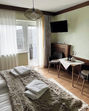8 bedrooms, Internet, bed sheets - Alpine Escape 1h from Vienna & Graz (Mönichkirchen)