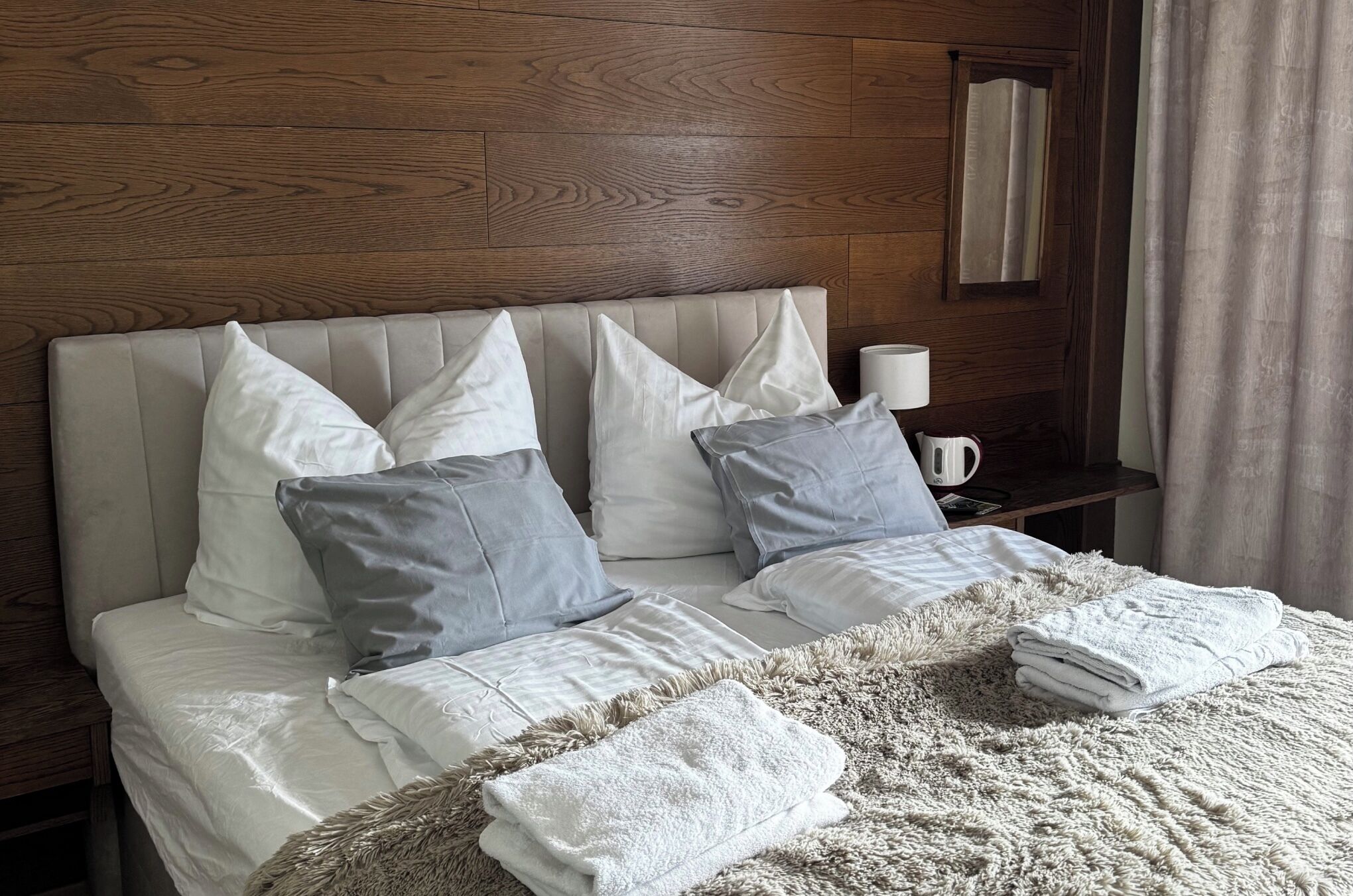 8 Schlafzimmer, Internetzugang, Bettwäsche