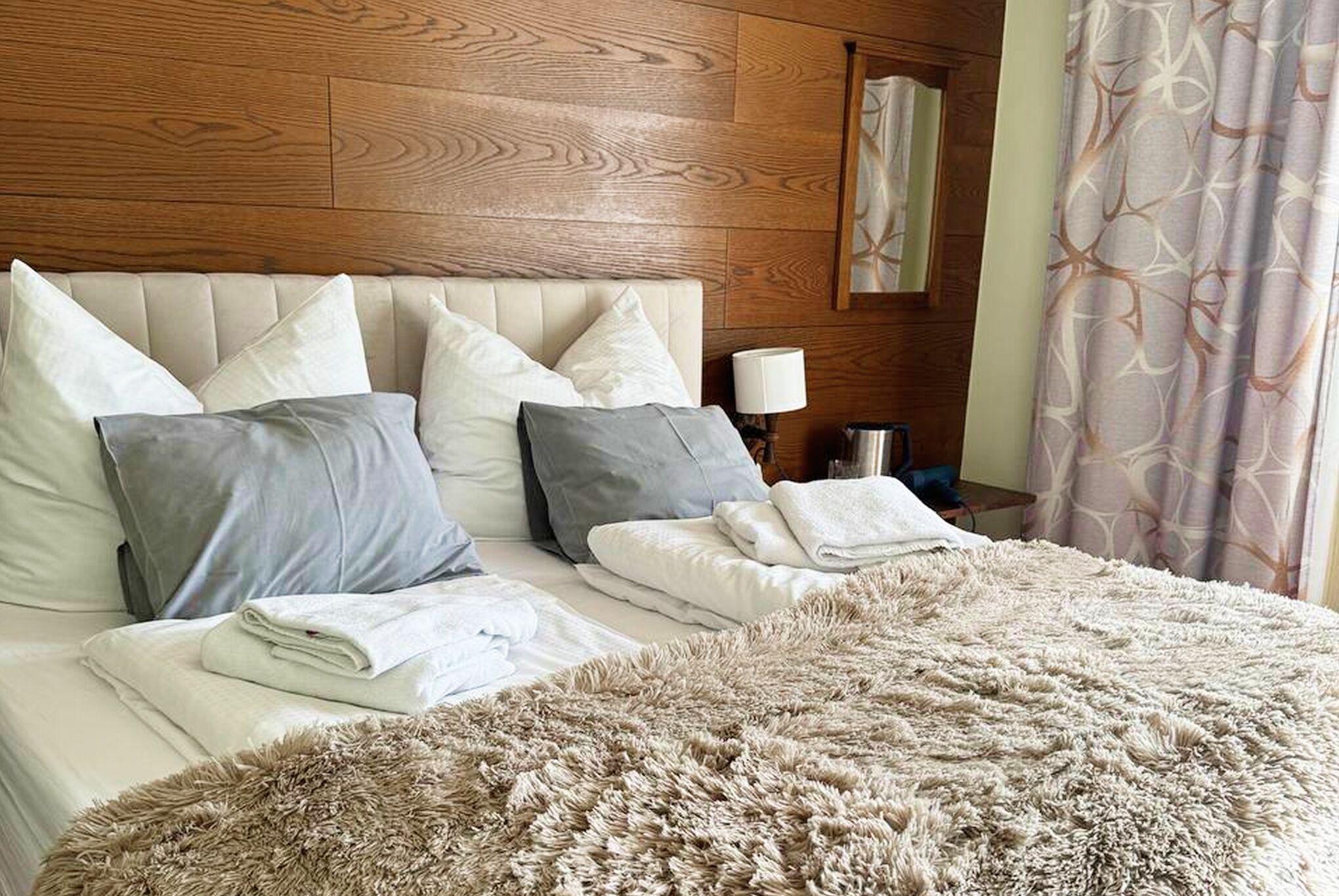 8 Schlafzimmer, Internetzugang, Bettwäsche