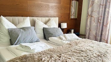 8 Schlafzimmer, Internetzugang, Bettwäsche