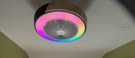 Fer et planche Ă repasser, Wi-Fi, literie fournie