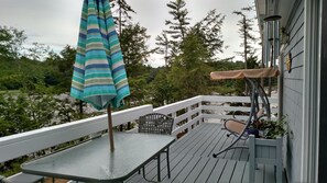 Terrace/patio - The Sanctuary- a lovely 2-bedroom home on a sweet quiet tidal cove in Freeport (Freeport)