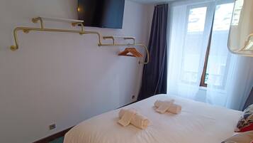 Comfort kamer, 1 twee- of 2 eenpersoonsbedden | Luxe beddengoed, bedden met traagschuimmatrassen