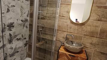 Chambre Confort double ou avec lits jumeaux | Salle de bain