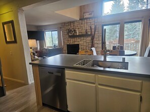 Interior - Recently remodeled first floor, beautiful views of the lifts/mountains! (Mammoth Lakes)