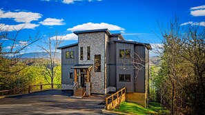 Exterior - Luxury 6-King Cabin | Indoor Pool, Theater & Mount LeConte Views (Sevierville)
