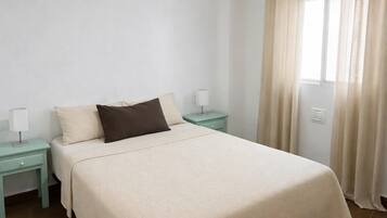 Tabla de planchar con plancha, Internet, ropa de cama