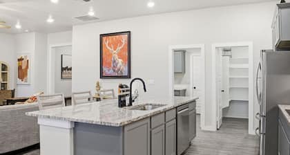 Right at Home-Midland Mockingbird Ridge