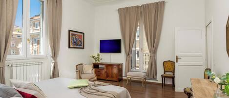 Iron/ironing board, WiFi, bed sheets