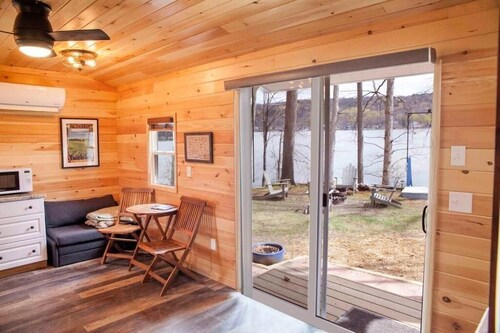 Gorgeous 2-bedroom cottage in charming Hammondsport awaits you