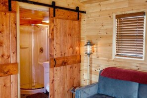 Interior - Gorgeous 2-bedroom cottage in charming Hammondsport awaits you (Hammondsport)