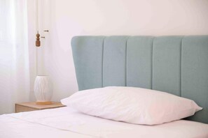 Iron/ironing board, WiFi, bed sheets - Luxury Palermo Apartment w/ Hot Tub & City Center Access (Palermo)