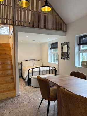 Iron/ironing board, WiFi, bed sheets - Stable Lodge. Unique 2-bedroom TINY HOME experience in charming Killarney (KILLARNEY)