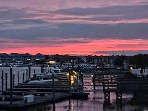 Marina - Slip into Sunset: On the water, boat SLIP, SUNSET views, steps from beach, pool! (Carolina Beach)
