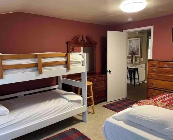 2 bedrooms, iron/ironing board, WiFi, bed sheets