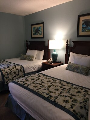 2 bedrooms, iron/ironing board, internet, bed sheets - Orange Lake Resort in Orlando!  Weeks 10, 11, 12 available (Kissimmee)