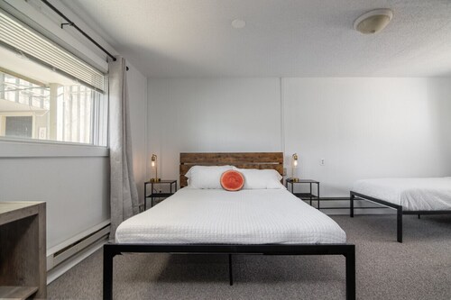 Lumber Jill Lodge - Superior Queen Room