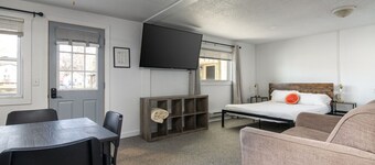 Lumber Jill Lodge - Superior Queen Room