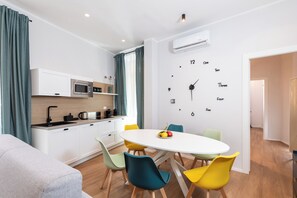 Dining - Bright 3 Bed Apartment with 2 Bath near Quirinale (Roma)
