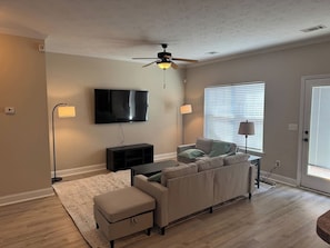 Smart TV - Stylish 2BR, Parking | Masters & Medical District (Augusta)