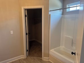 Shower, towels - Stylish 2BR, Parking | Masters & Medical District (Augusta)