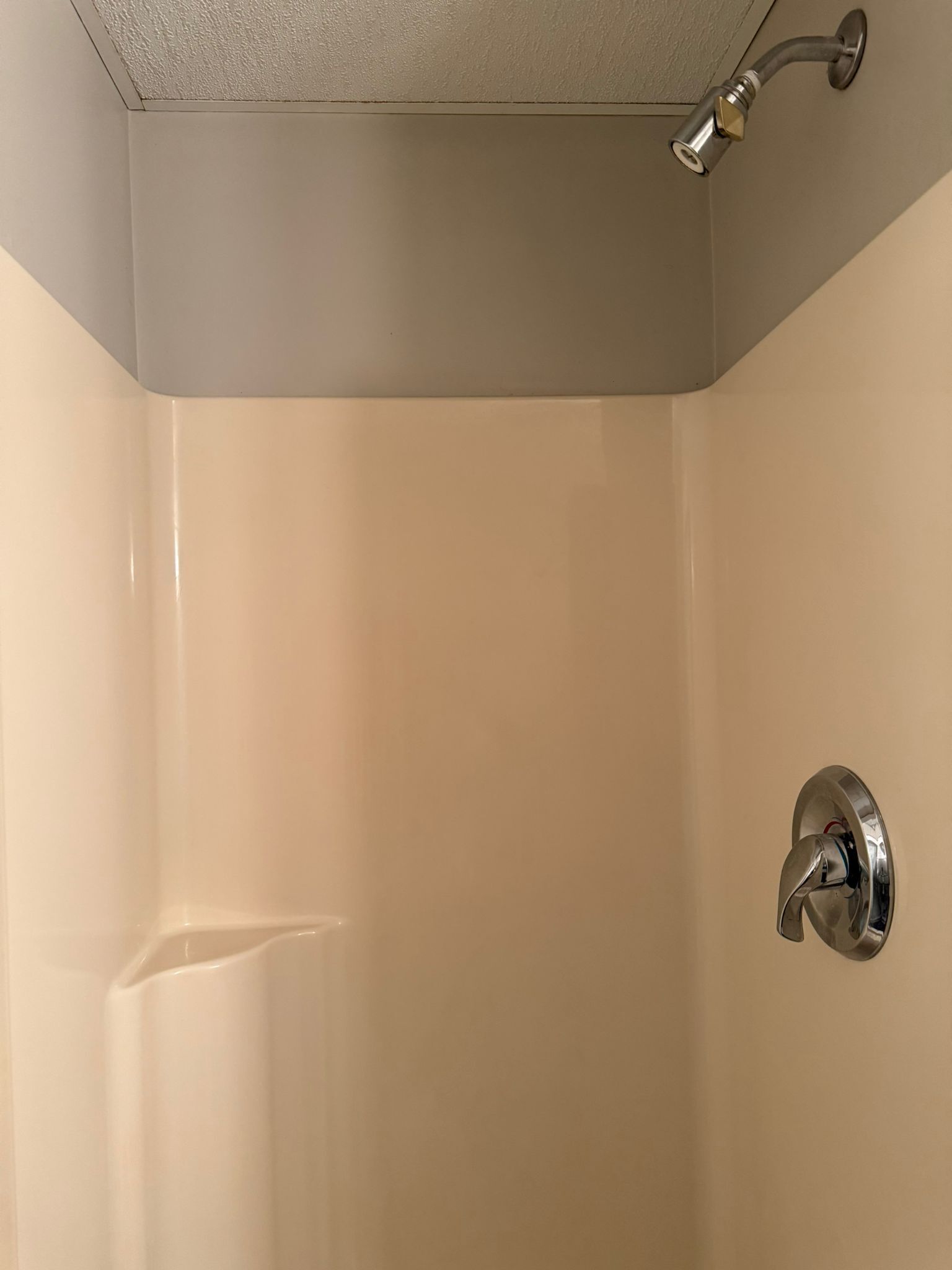 Serviettes fournies, papier de toilette