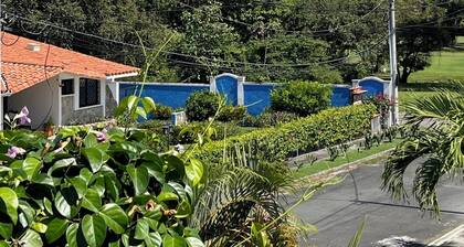 Playa Coronado, Cozy Studio with workspace next to the Golfcourse