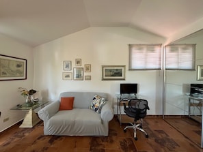 Living area - Playa Coronado, Cozy Studio with workspace next to the Golfcourse (Provincia de Panamá Oeste)