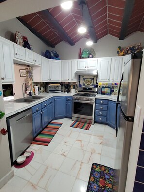 Microwave, oven, stovetop, dishwasher - Casa Bing charming and spacious Mexican home 2 master suites minutes from beach! (San Carlos/Guaymas)