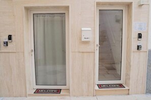 Exterior detail - Sea, room and relax (Mola di Bari)