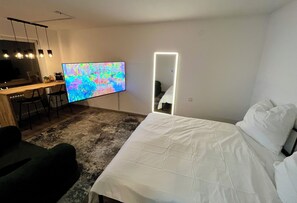 Luokittelematon kuva, 3 kautta 8, painike