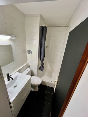 Uklassifisert bilde, 4 av 8, knapp