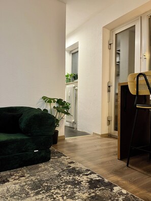 Luokittelematon kuva, 4 kautta 8, painike