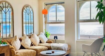 Serene 2-bedroom apartment in charming Folkestone near the coast