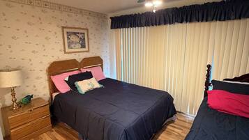 3 bedrooms, iron/ironing board, free WiFi, bed sheets