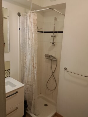 Towels, soap, toilet paper - Cocorico d'Avignon (Avignon)