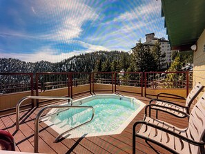 Outdoor spa tub - Lake Tahoe Resort in/out swimming.  Private Grills, tennis, sauna, etc. (Stateline)