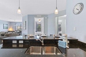 Interior - 4840-303 Family Condo with Large Balcony & Resort (Orlando)