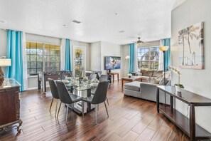 Smart TV - 5049#203 Universal4BR Vista Cay Condo with Balcony (Orlando)